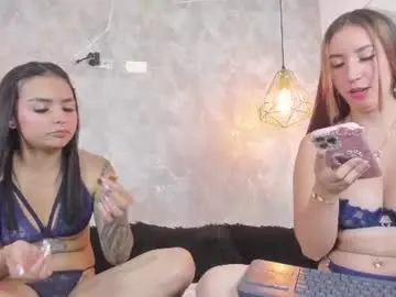 Chaturbate Live Sex Cam of danaandthamaraangels
