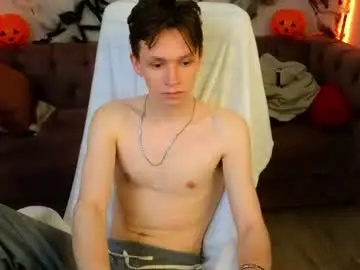 Chaturbate Live Sex Cam of meverik_oushen
