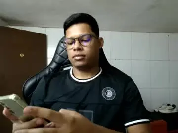 Chaturbate Free Live Porn of pyerdovisan3433z