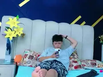 Chaturbate Best live sex cam show of nikievanz