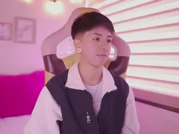 Chaturbate Adult Webcams of tommy_blue1