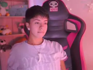 Chaturbate Sex Cam of tommy_blue1