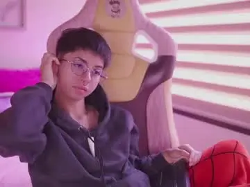 Chaturbate Sex Chat of tommy_blue1