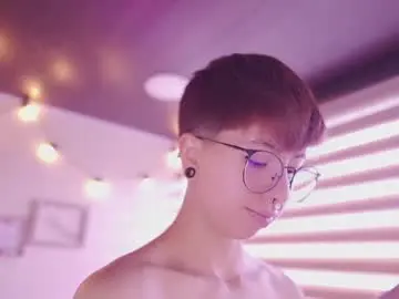 Chaturbate Live Porn of tommy_blue1