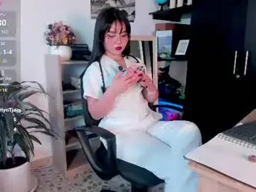 Chaturbate Live Sex Cam of mila_shay