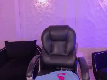 Chaturbate Watch Live Sex Cams of taralawrence