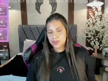 Chaturbate Adult Video Chat of atiena_