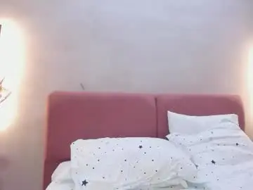 Chaturbate Live Sex Cam of bella_vibes