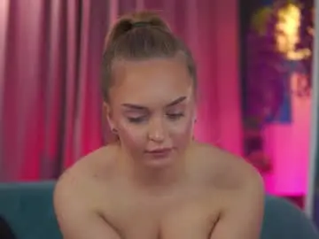 Chaturbate Nude Webcam of elyssawetxx