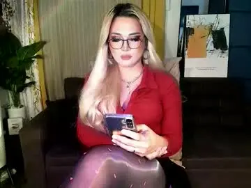 Chaturbate Adult Webcam of kylie_iyutera