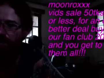 Chaturbate Nude Webcam of moonroxxx