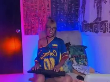 Chaturbate Free Porn Cam of tinaroberts19