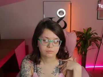 Chaturbate Free Live Porn of ariell_mini