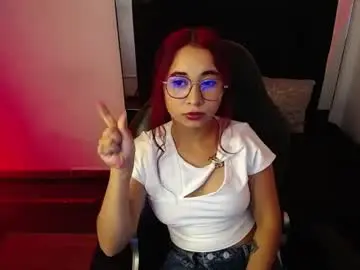 Chaturbate Best live sex cam show of lyrarose_