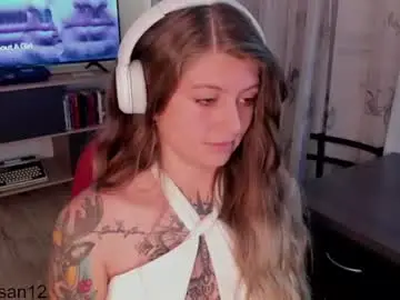 Chaturbate Live Sex Cam of emmaa_hostt