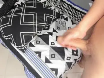 Chaturbate Live Porn of valentine_petite1