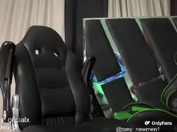 Chaturbate Live Sex Cam of tony_newmen