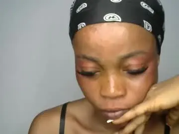 Chaturbate Nude Webcam of hottie_baddie14