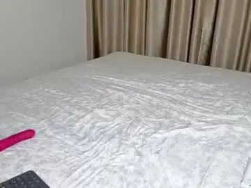 Chaturbate Live Sex Cam of kiraempire