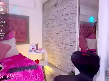 Chaturbate Best live sex cam show of bonn_glow