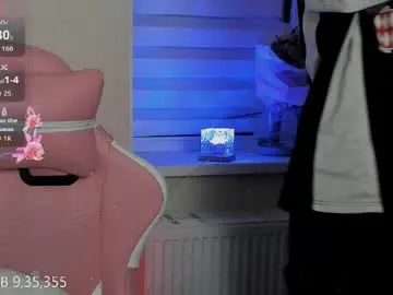 Chaturbate Live Sex Cam of melonipinkbb