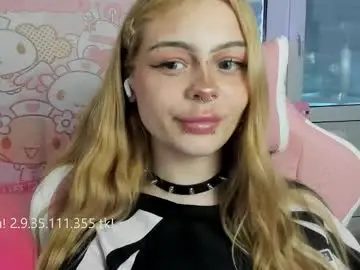 Chaturbate Live Sex Cam of melonipinkbb