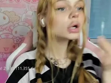 Chaturbate Free Porn Cam of melonipinkbb