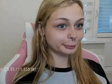 Chaturbate Private Sex Chat of melonipinkbb