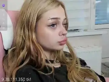 Chaturbate Watch Live Sex Cams of melonipinkbb