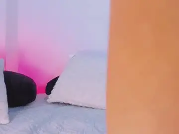 Chaturbate Live Sex Cam of mila_rose1