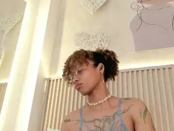 Chaturbate Adult Video Chat of daiana_curly