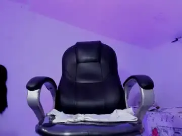 Chaturbate Live Sex Cam of aleckk_boy