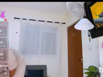 Chaturbate Free Live Porn of zou_quira