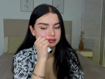 Chaturbate Live Sex Cam of silena_sky