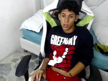 Chaturbate Live Sex Cam of taylorr_junior_