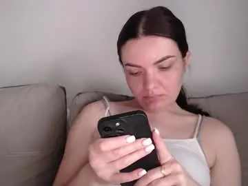 Chaturbate Live Sex Cam of velvetmoon123