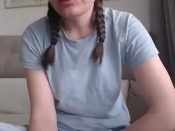 Chaturbate Live Sex Cam of velvetmoon123