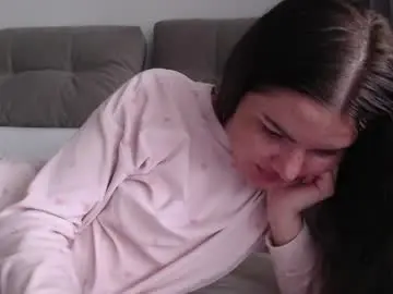 Chaturbate Live Sex Cam of velvetmoon123