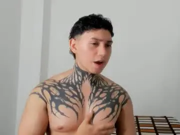 Chaturbate Live Sex Cam of alessandro_wolf