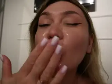 Chaturbate Live Sex Cam of wineandboobs