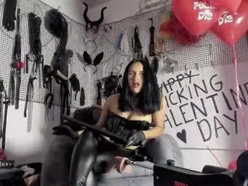 Chaturbate Live Sex Cam of evil_sammy