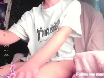 Chaturbate Live Sex Cam of leenylipss