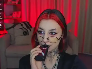 Chaturbate Live Sex Cam of mistress__marcelline