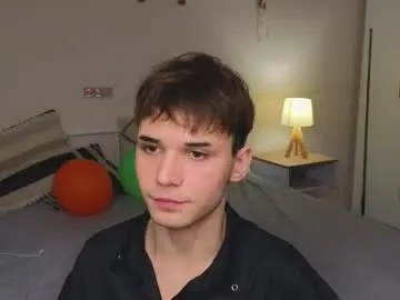 Chaturbate Nude Webcam of simonboy592