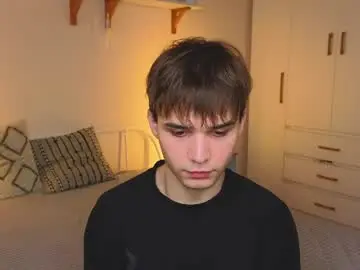 Chaturbate Free Live Porn of simonboy592