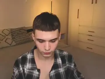 Chaturbate Live Sex Cam of simonboy592