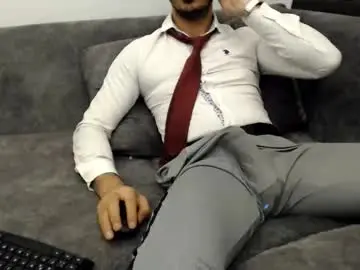 Chaturbate Free Porn Cam of dirtyybooyy77