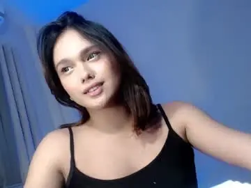 Chaturbate Live Sex Cam of iam_emcy