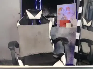 Chaturbate Live Sex Cam of itsyourcummerboy_xx