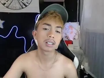 Chaturbate Live Sex Cam of itsyourcummerboy_xx
